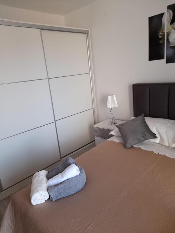 Lucy Apartment *
