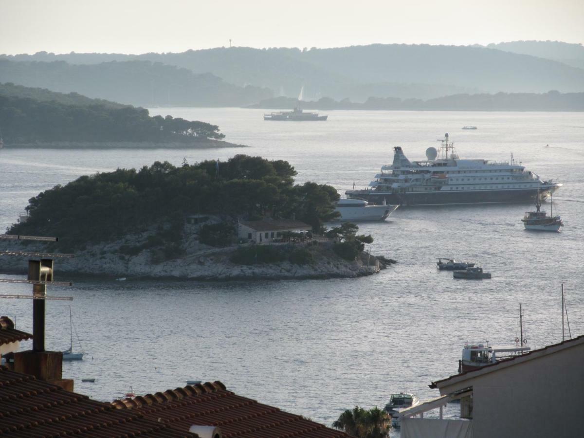 Lucy Apartment Hvar Town